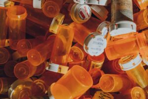 Réseaux sociaux et crises sanitaires : le cas des opioïdes : le cas de la crise sanitaire des opioïdes